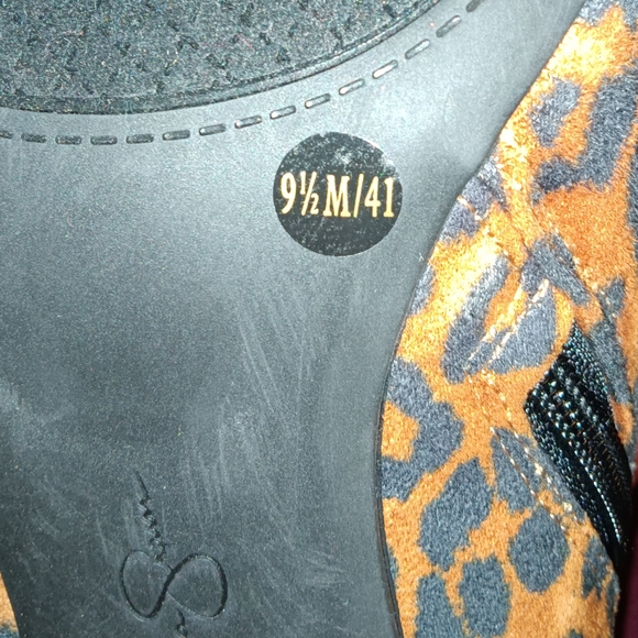 Bootie - Picture 2 of 2